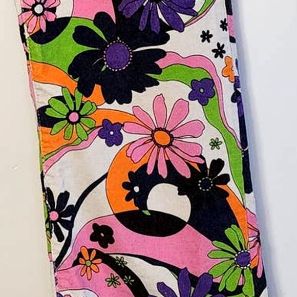 Colorful Floral BDG Jeans, Size 26, Urban Outfitters Vibes, Soft Suede Texture - Picture 10 of 10